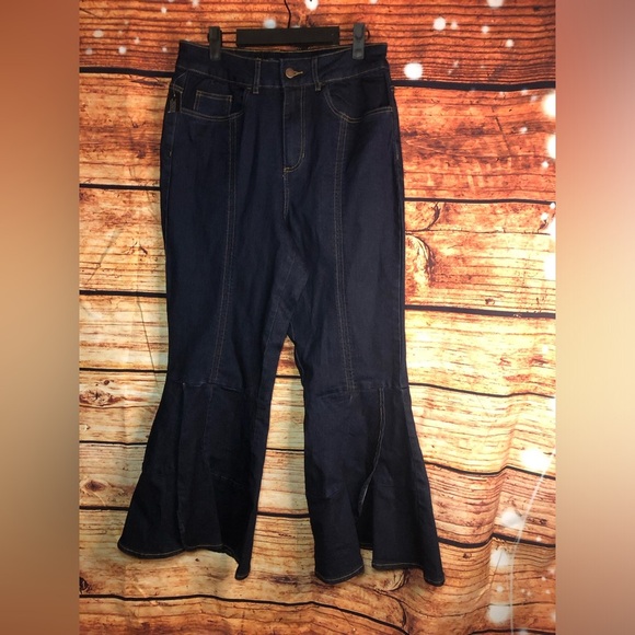 Ruffle Slit Hem Jeans - Picture 5 of 16